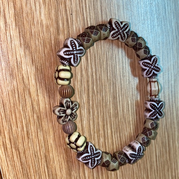 3 hand beaded bracelets. Made by me. - Picture 4 of 5